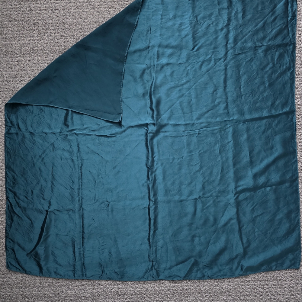 100% Genuine Silk Scarf - Picture 4 of 5